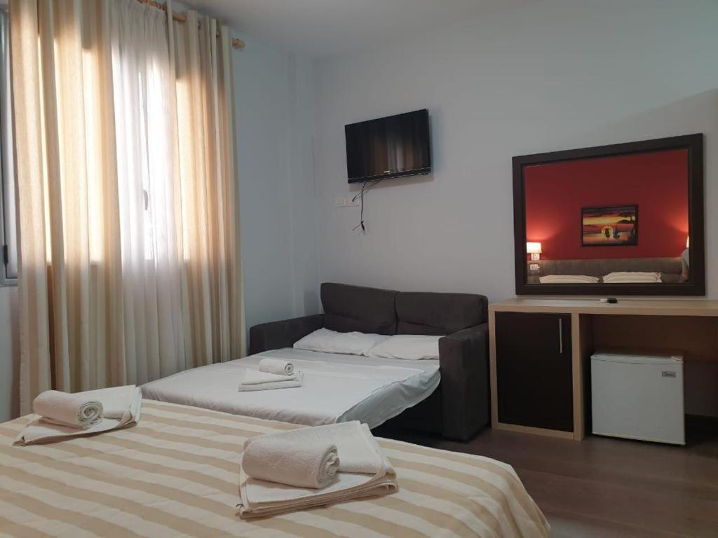 Perandor Beach Durrës Esterno foto