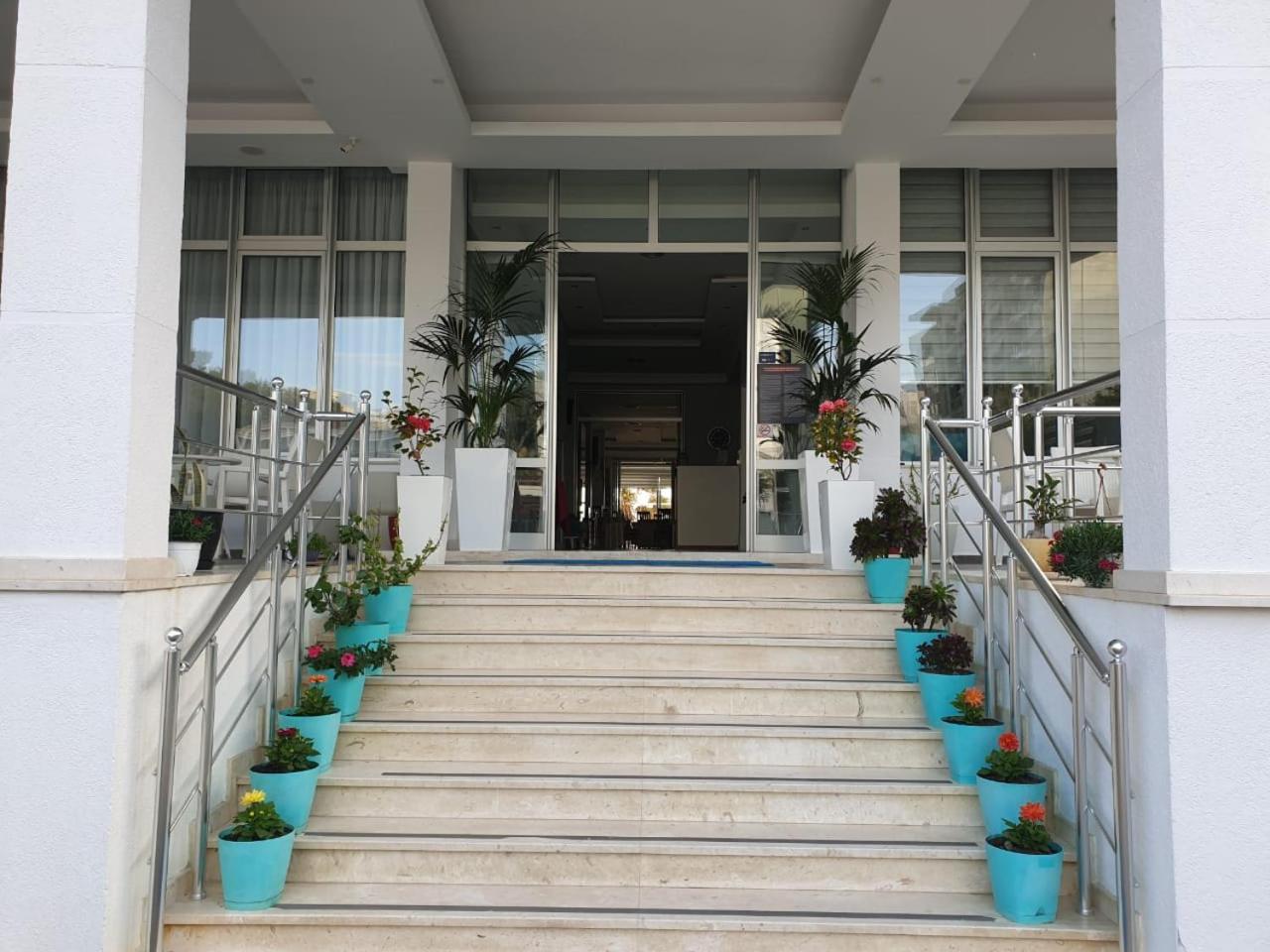 Perandor Beach Durrës Esterno foto