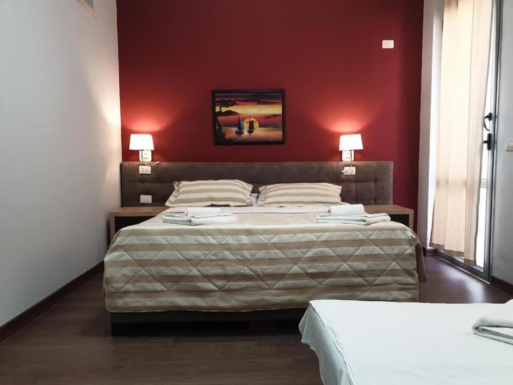 Perandor Beach Durrës Esterno foto