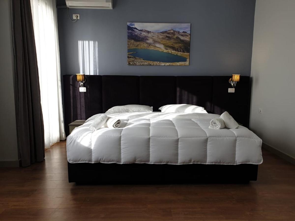 Perandor Beach Durrës Esterno foto