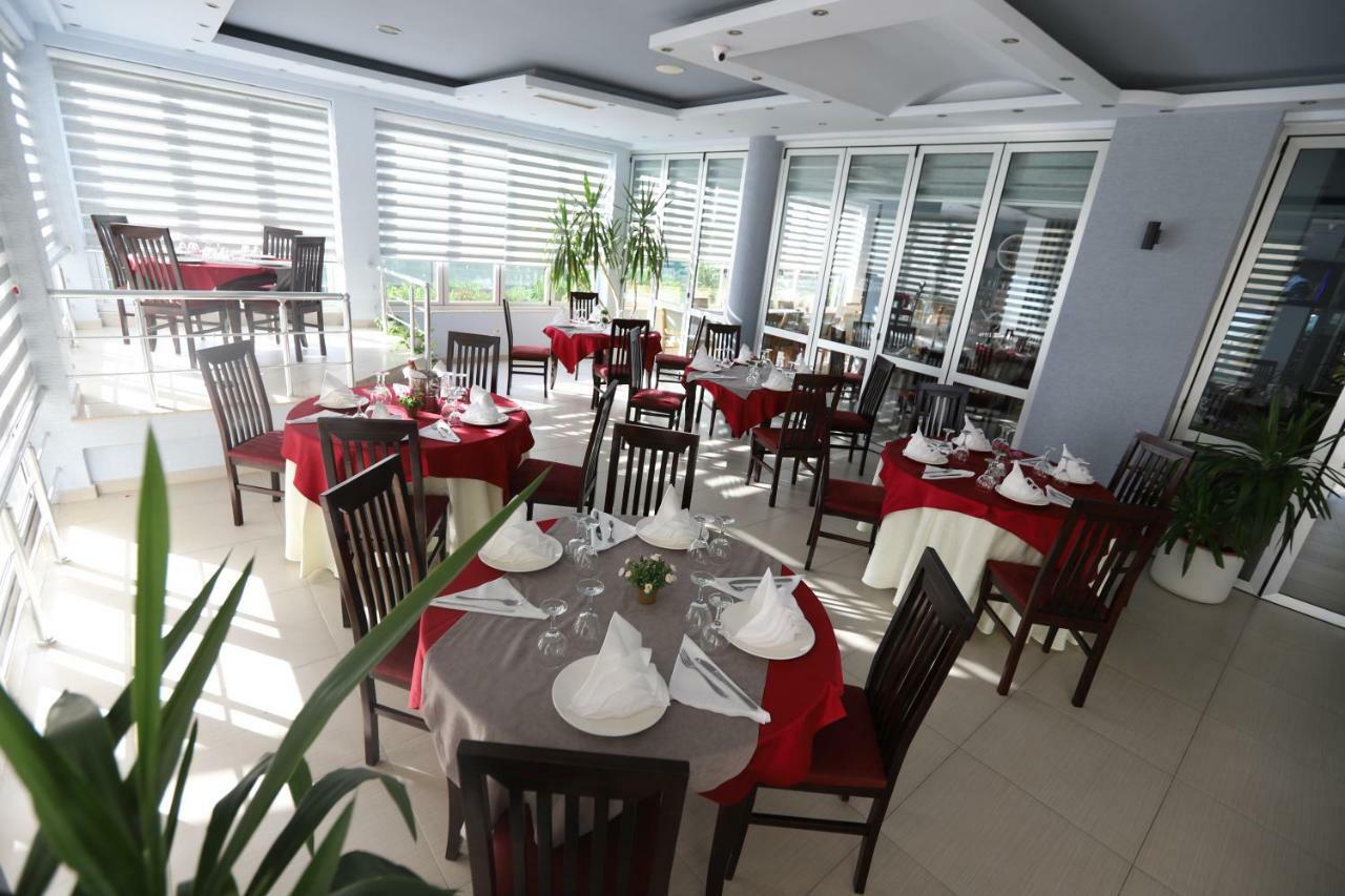 Perandor Beach Durrës Esterno foto