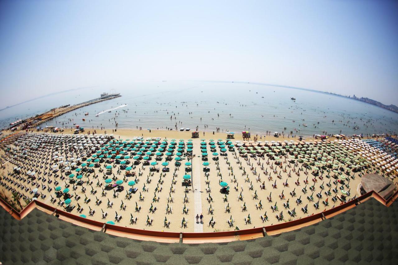 Perandor Beach Durrës Esterno foto